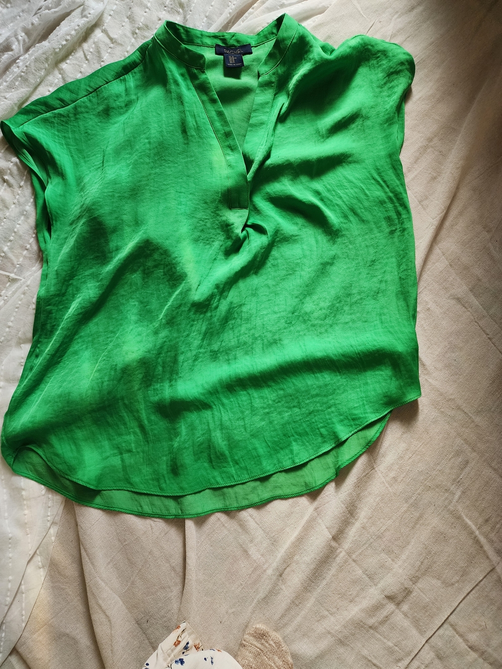 Rachel Rachel Roy‎ Kelly Green Satin V-Neck Cap Sleeve Blouse M